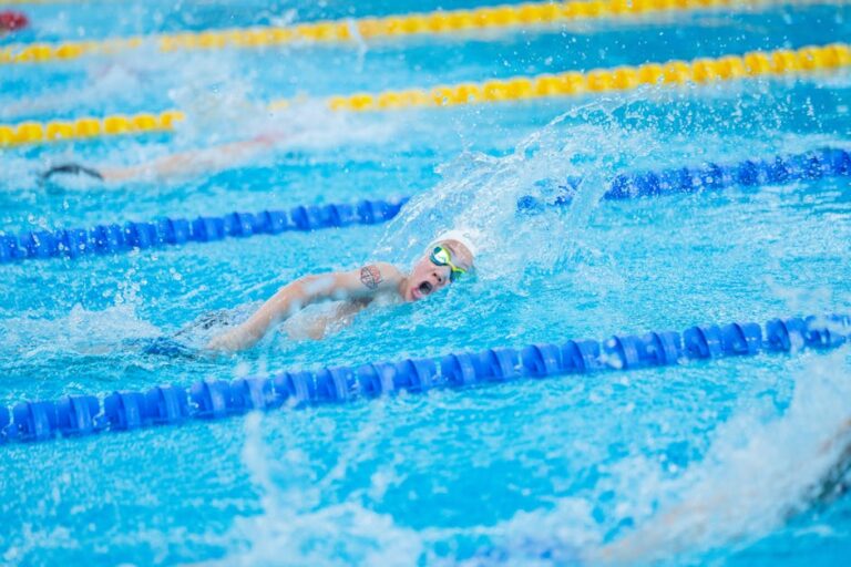 Nadador do Vasco superando trauma e conquistando medalhas