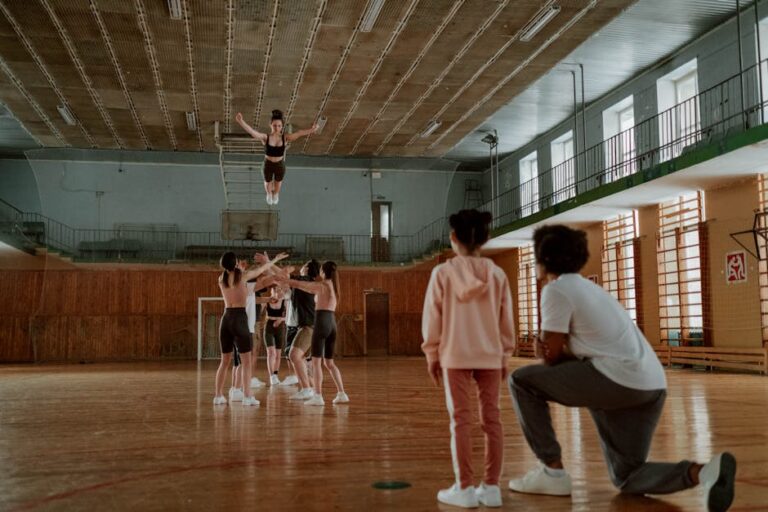 Técnicos de ginástica EUA afastados por comportamento inadequado