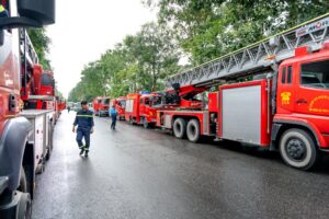 Caminhão carne pega fogo