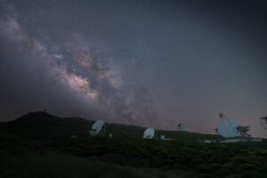 Kepler-51d: O Planeta Envolto em Névoa Densa