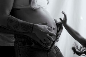 Barriga de Isa Scherer durante a gravidez