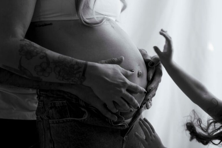 Barriga de Isa Scherer durante a gravidez