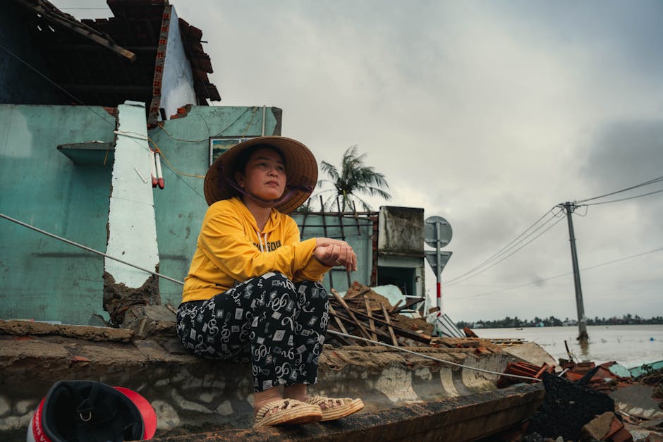 Mulher levada por enxurrada na Marginal Botafogo