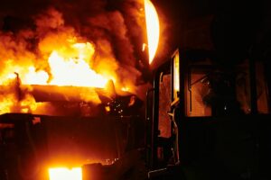 Casa em risco de desabamento no bairro Gancharia