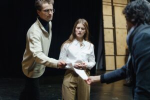 Mad Concrete Dreams com Im Soo Jung