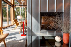 Estrutura metálica e vidros na casa em Bragança Paulista