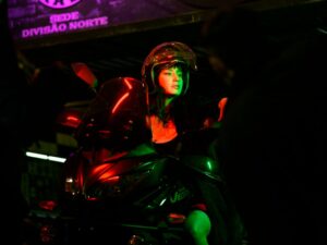 mulher atropelada motociclista