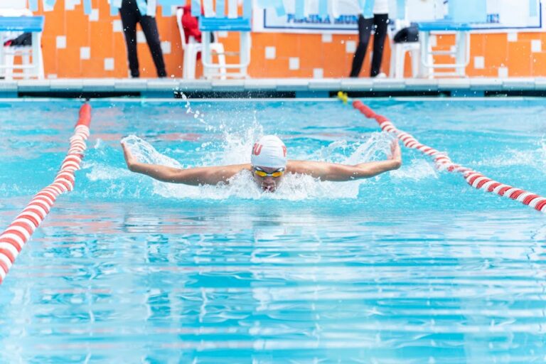 Mafê Costa quebra recorde sul-americano nos 800m livre na Austrália