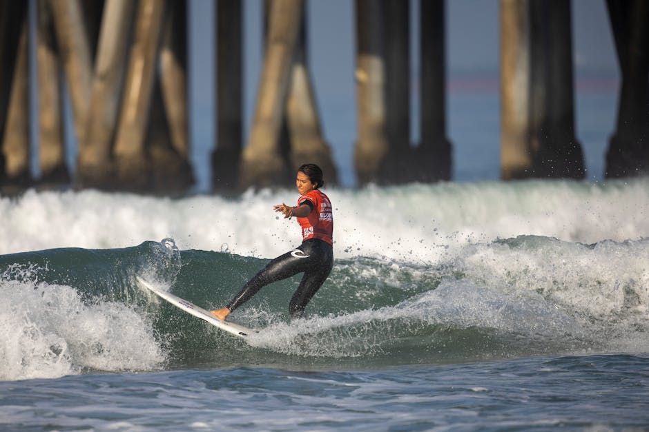 Yolanda Hopkins surfe em Margaret River