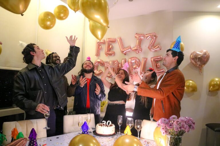 Michel Teló e Thais Fersoza em celebração de aniversário