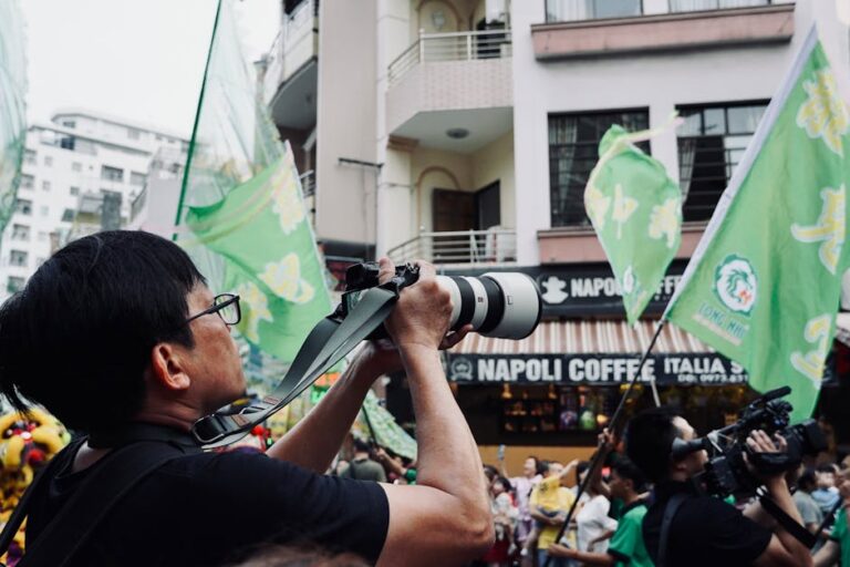 Procissão com tochas em Serrinha