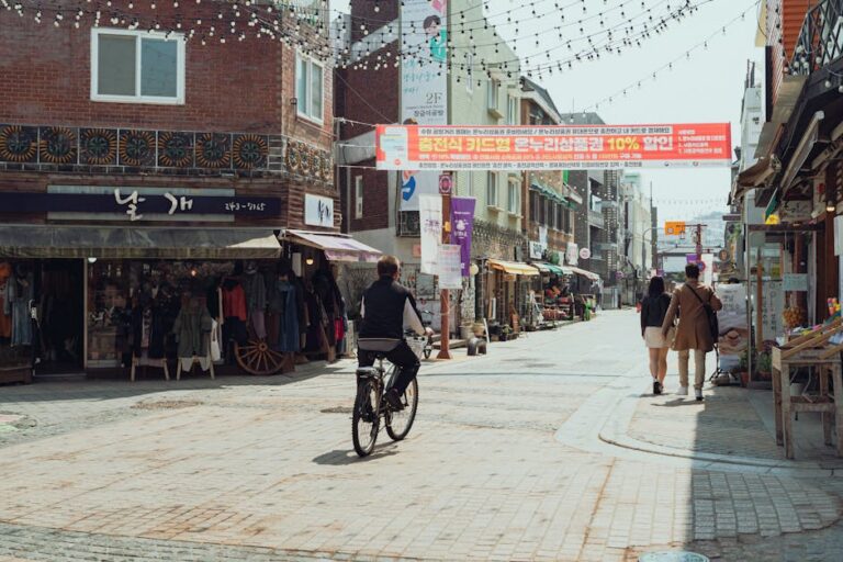 Unplanned Trip teaser com Jung Yu Mi, Park Seo Joon e Choi Woo Shik
