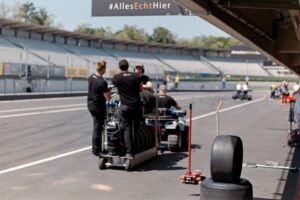 diretor da Audi Allan McNish elogiado por Lucas di Grassi