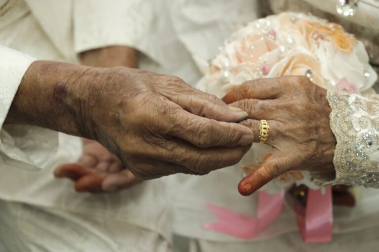 Casal idosos casamento na UTI