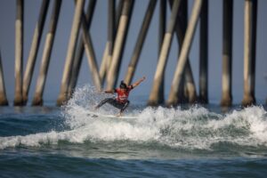 Luiz Diniz conquistando título Pan-Americano no SUP Surf
