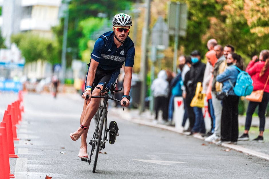 Tony Bellotto pedalando no Rio de Janeiro
