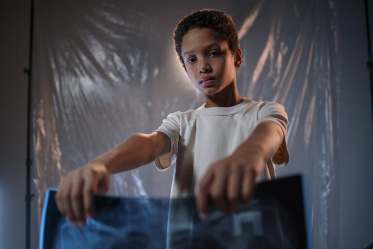 menino ossos de vidro