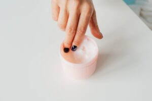 Cuidados com a pele no outono para evitar ressecamento