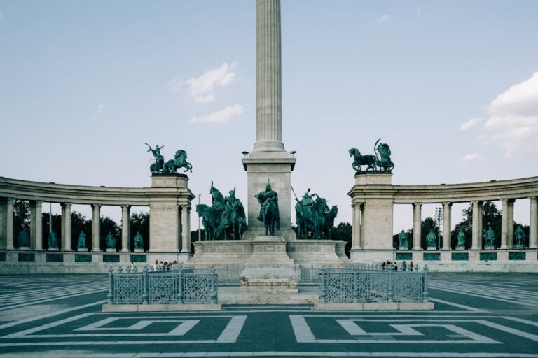 estátuas praça São Paulo