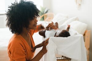 Dicas para amamentar no frio e aliviar desconfortos