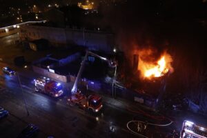 Explosão no Jaguaré em São Paulo causa destruição e incertezas para moradores.