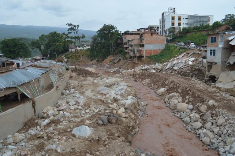 Deslizamento de terra em Novo Hamburgo interdita residencial