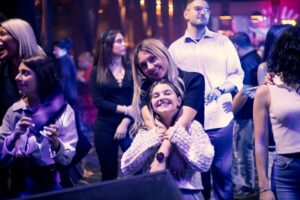 Vini Jr e Fernanda Cristina em festa de Maria Alice