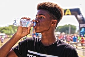 Água de coco isotônico natural para hidratação