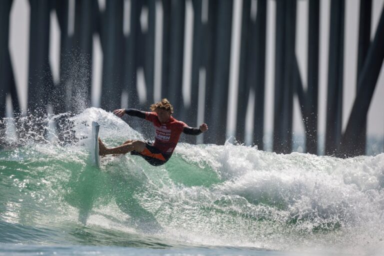 Luana Silva se destaca na WSL e faz história ao lado de Gabriel Medina