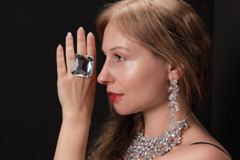 Virginia Fonseca brinco Tiffany de R$ 33 mil impressiona seguidores.