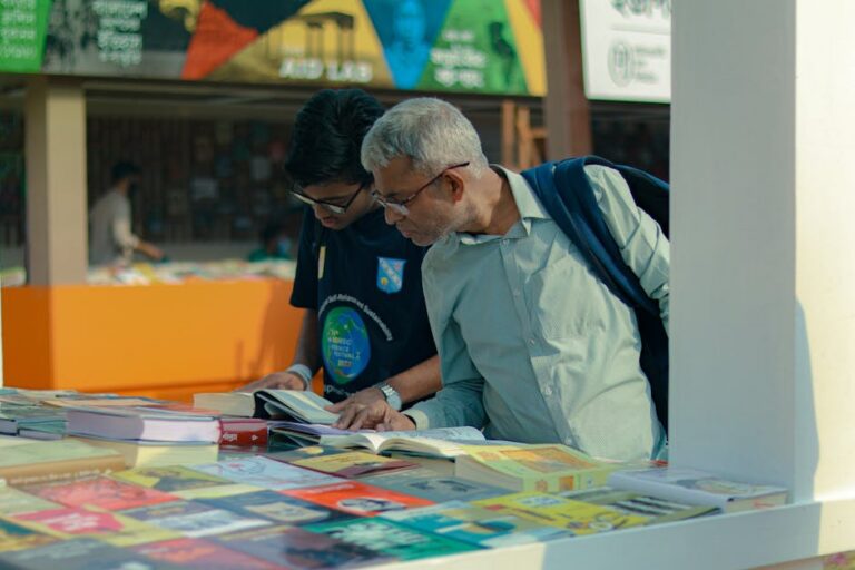 Feira do Livro 2026 com autores e atividades literárias em São Paulo