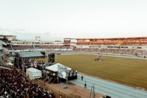 Virginia Fonseca em jogo do Vini Jr com cunhado e amiga