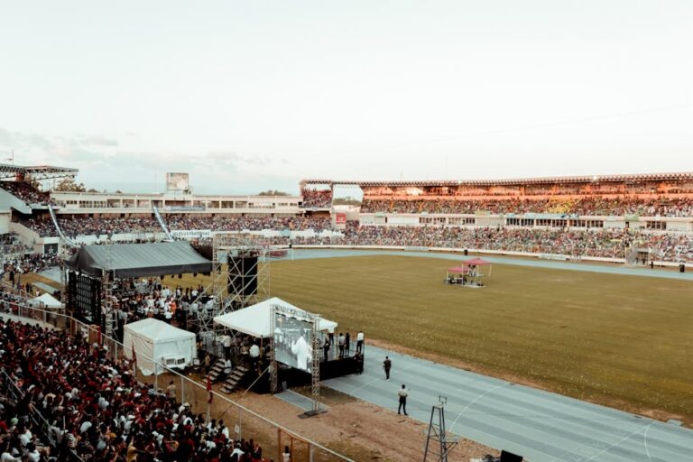 Virginia Fonseca em jogo do Vini Jr com cunhado e amiga
