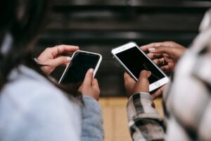 uso de redes sociais por menores em debate judicial