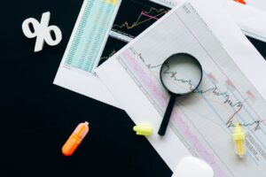 Dólar recua a R$ 4,97 em meio a incertezas políticas e encontro entre Xi e Trump