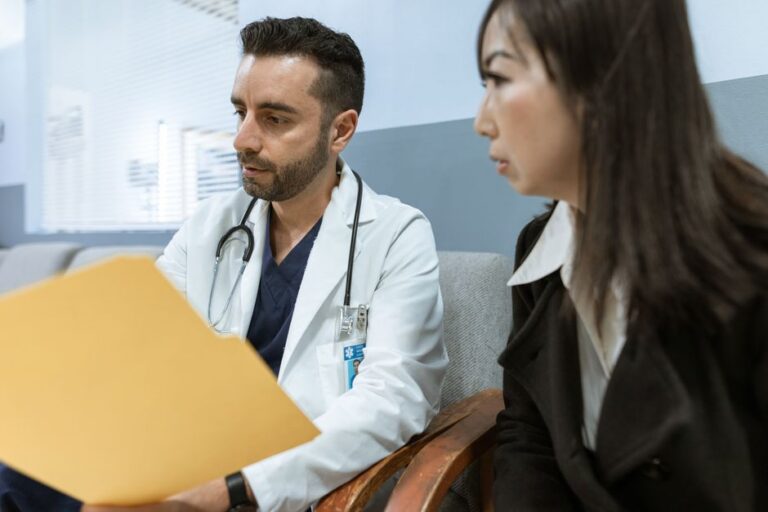 falsos médicos e a nova plataforma do CFM para denúncias