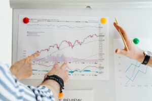 Ibovespa e dólar em queda por tensões políticas e econômicas