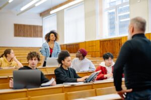 Desenrola Fies e suas implicações financeiras para estudantes