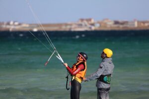 Kitesurf resgate Salinas: praticantes salvos em alto mar