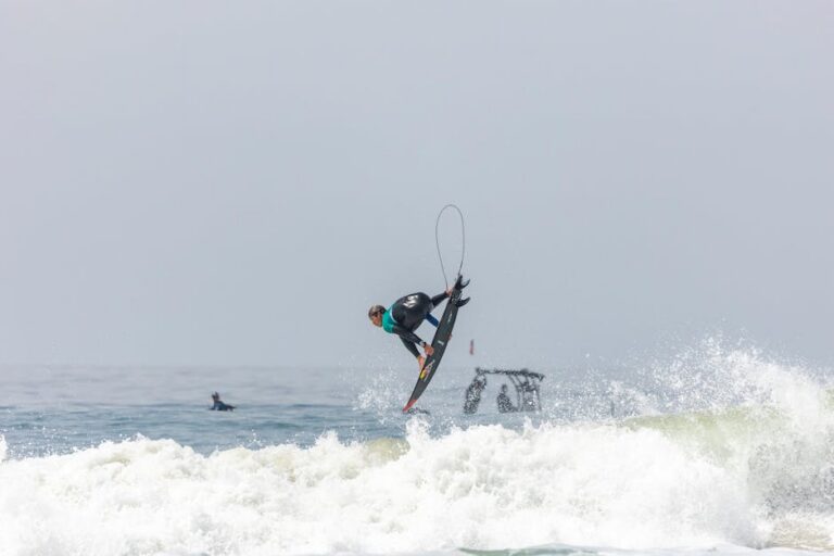 Leonardo Gimenes e Daniks Fischer no Brasileiro de Surf