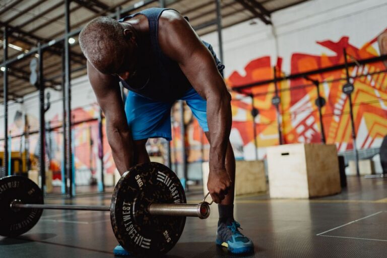Musculação realmente pode ajudar a viver mais e promover saúde a longo prazo.