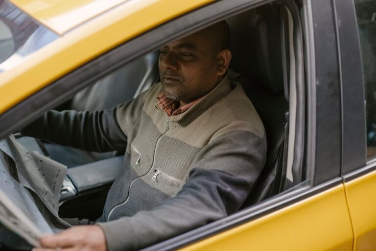 Passageiro ameaça taxista com arma falsa e é baleado pela polícia no Espírito Santo