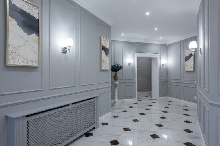 Ideias para decorar paredes do corredor com cores e iluminação