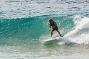 Tya Zebrowski em ação na etapa de Saquarema da WSL