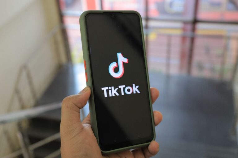 TikTok spam gerado por IA