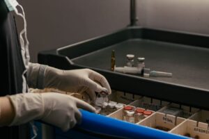 Peptídeos não regulamentados e riscos para mulheres