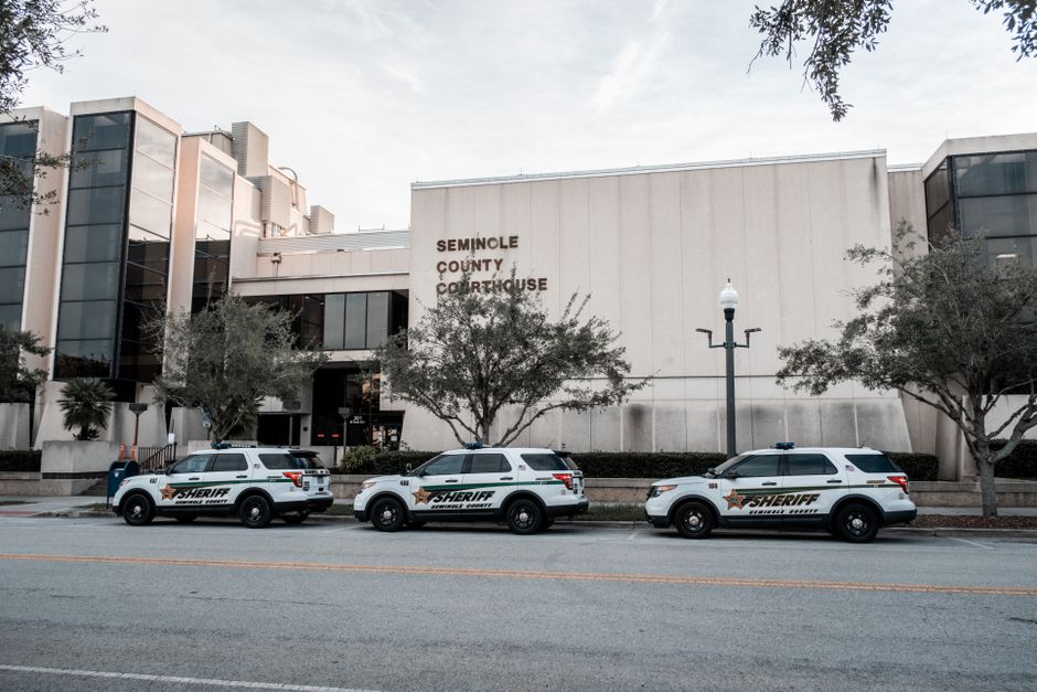 Agente do ICE atira e mata homem durante operação de imigração em Houston