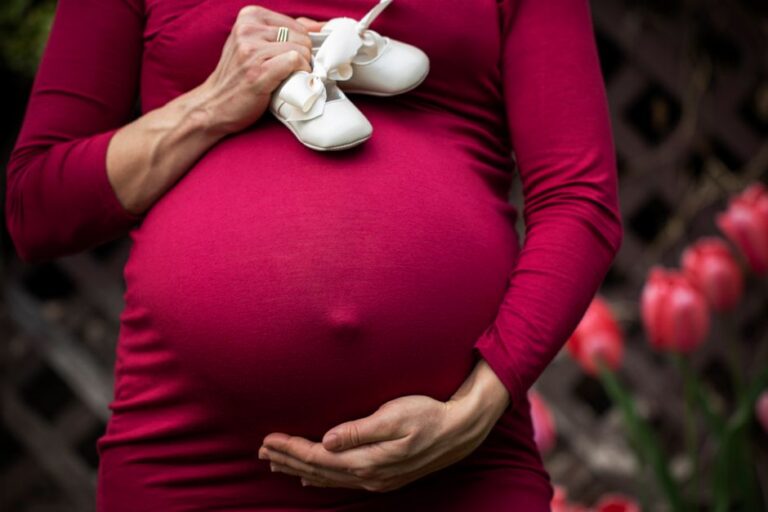 Isabella Scherer grávida e saudade da barriga anterior