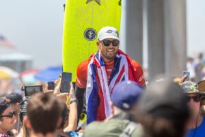 Kelly Slater WSL retorna ao Taiti