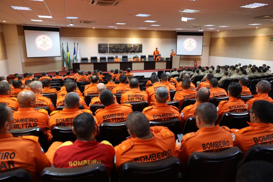 Chuvas em Pernambuco causam transbordamento de rios e problemas de abastecimento